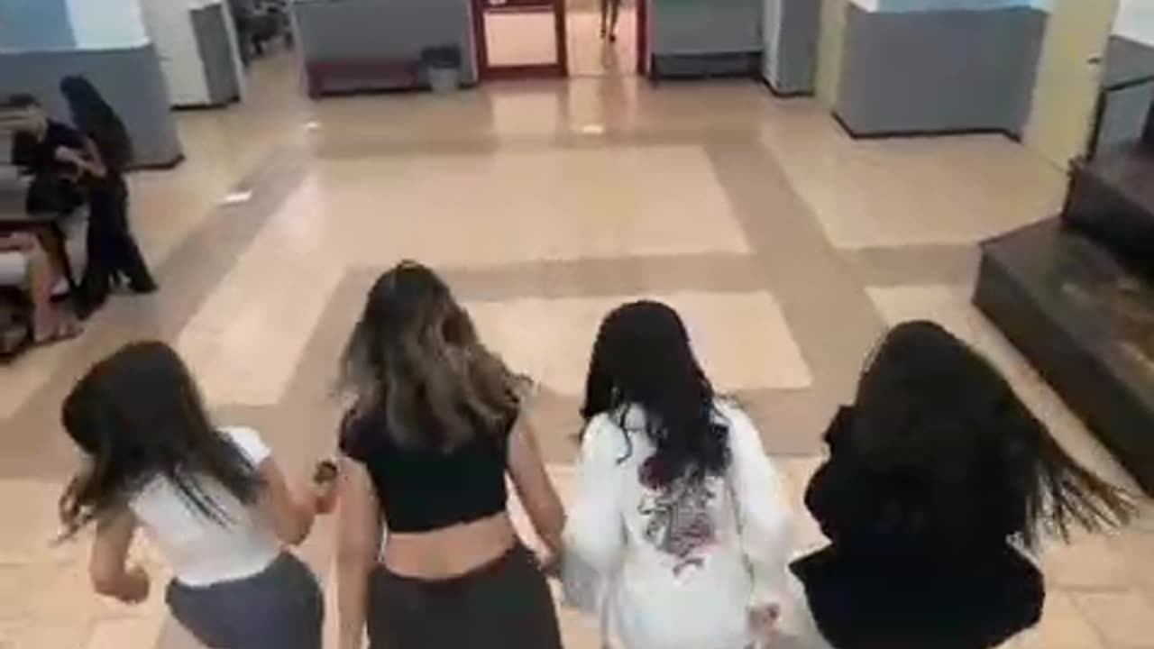 girls dance
