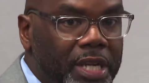 Least popular mayor, Brandon Johnson proposes a $21/employee head tax for corporations