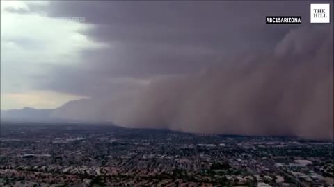 MONSTER Haboob Wall Of Dust ENGULFS Phoenix – Darkens Skies, Knocks Out Power | TRENDING