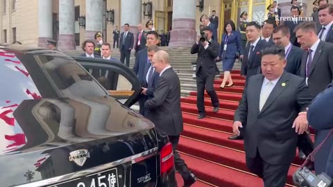 Looks at the license plate: 98 (17) - 845 (17)