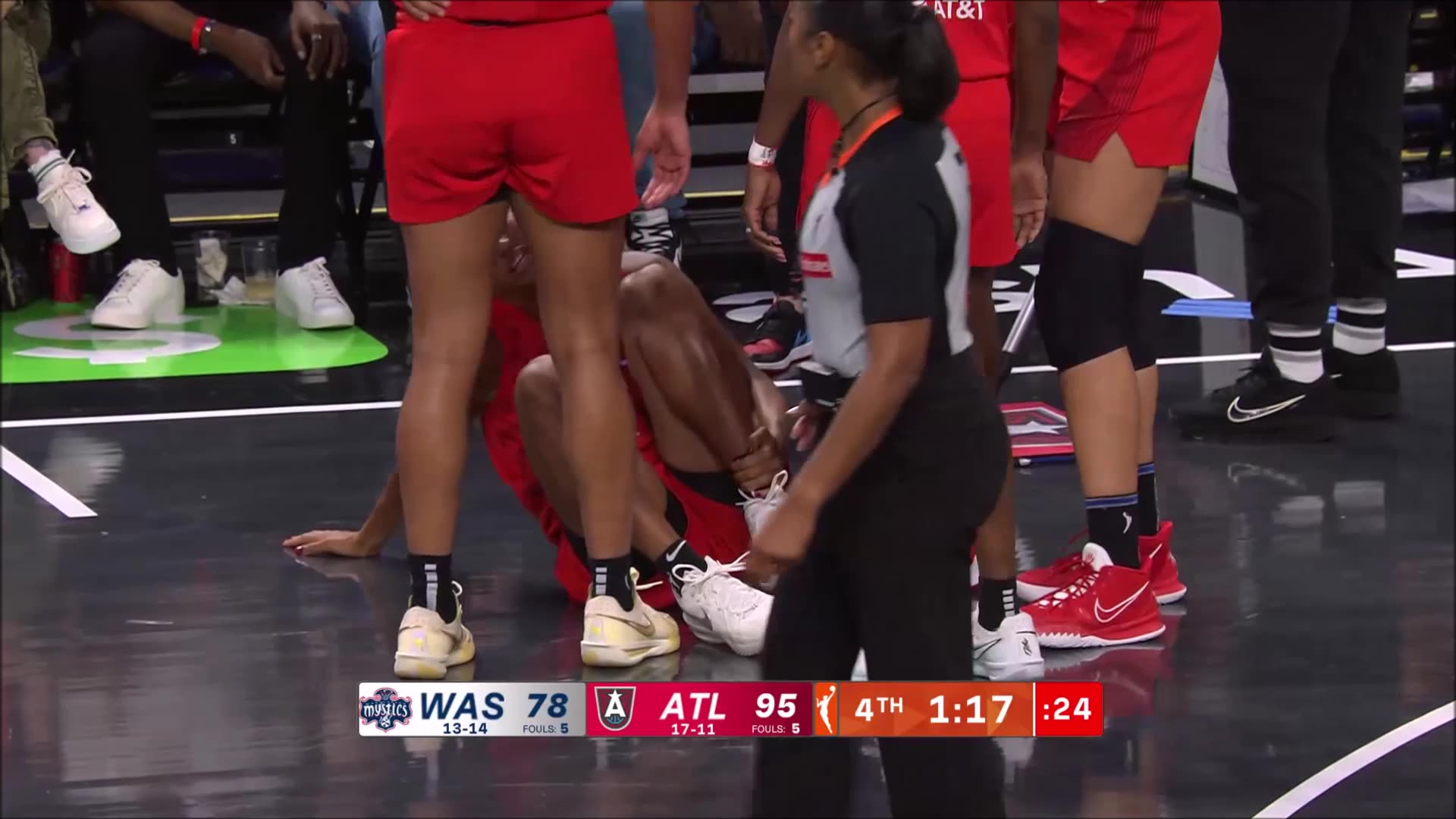 😱 Rookie Thierry INJURES ANKLE, exits with 1min left | Atlanta Dream WNBA womens basketball