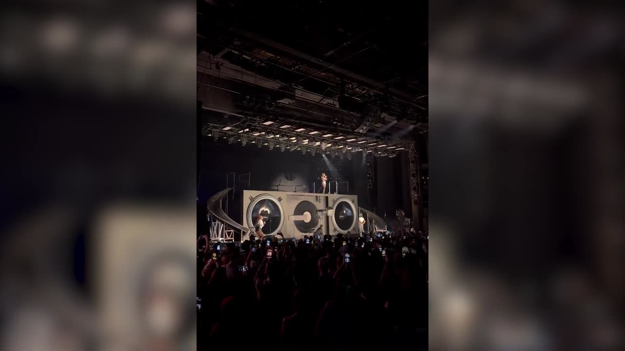 Watch Doechii fall down during New York City performance