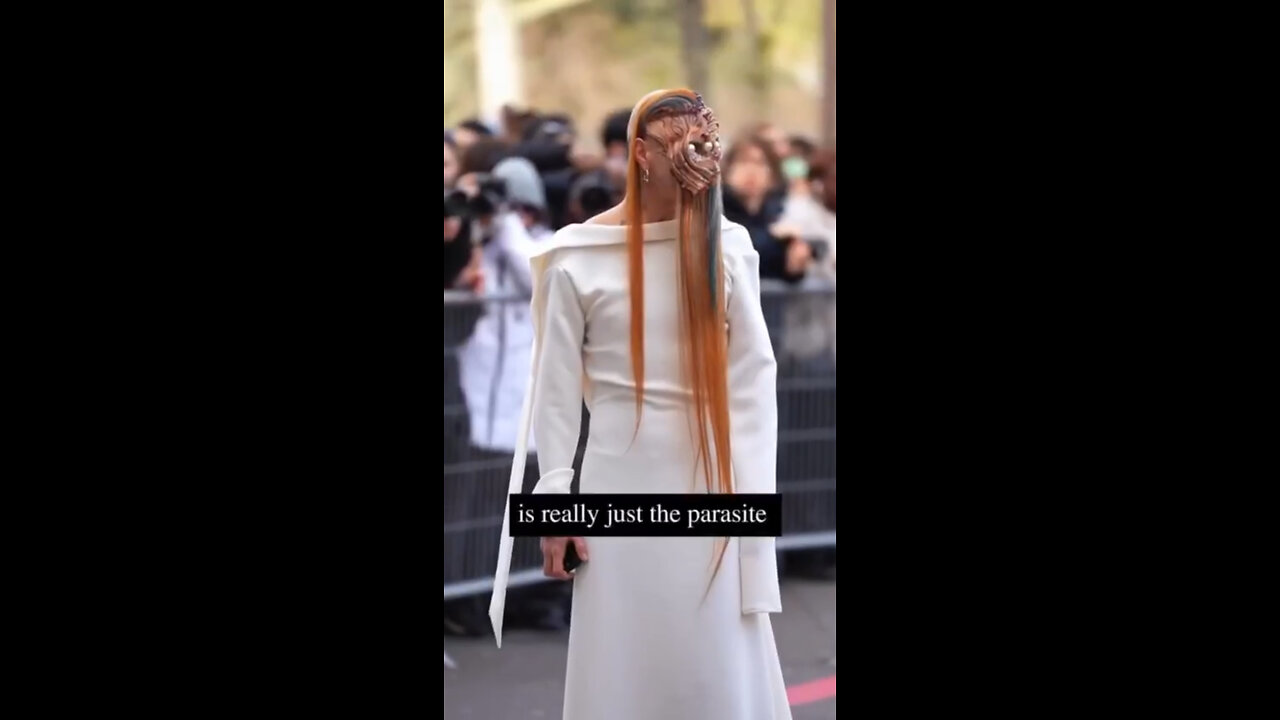 Fashion of the possessed... Here everything is clear even without translation..