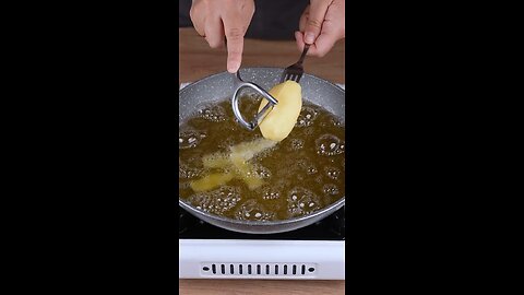 Everyone is making fries like this, after seeing this genius idea #cooking #Recipe