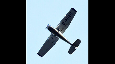 Terrorist Jeffrey Pike overhead unsafe fly report to the CAA: 42375