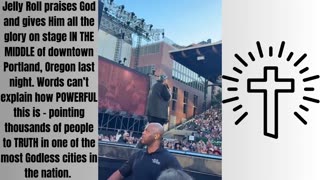 Jelly Roll praises God and gives Him all the glory on stage in Portland, Oregon