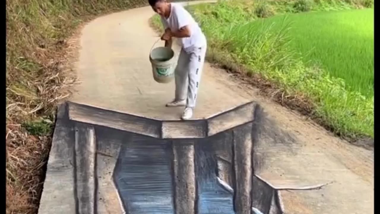 Follow us 👉 @artwonderly ✨ Street art or street magic 🪄These mind-bending 3D chalk illusions t