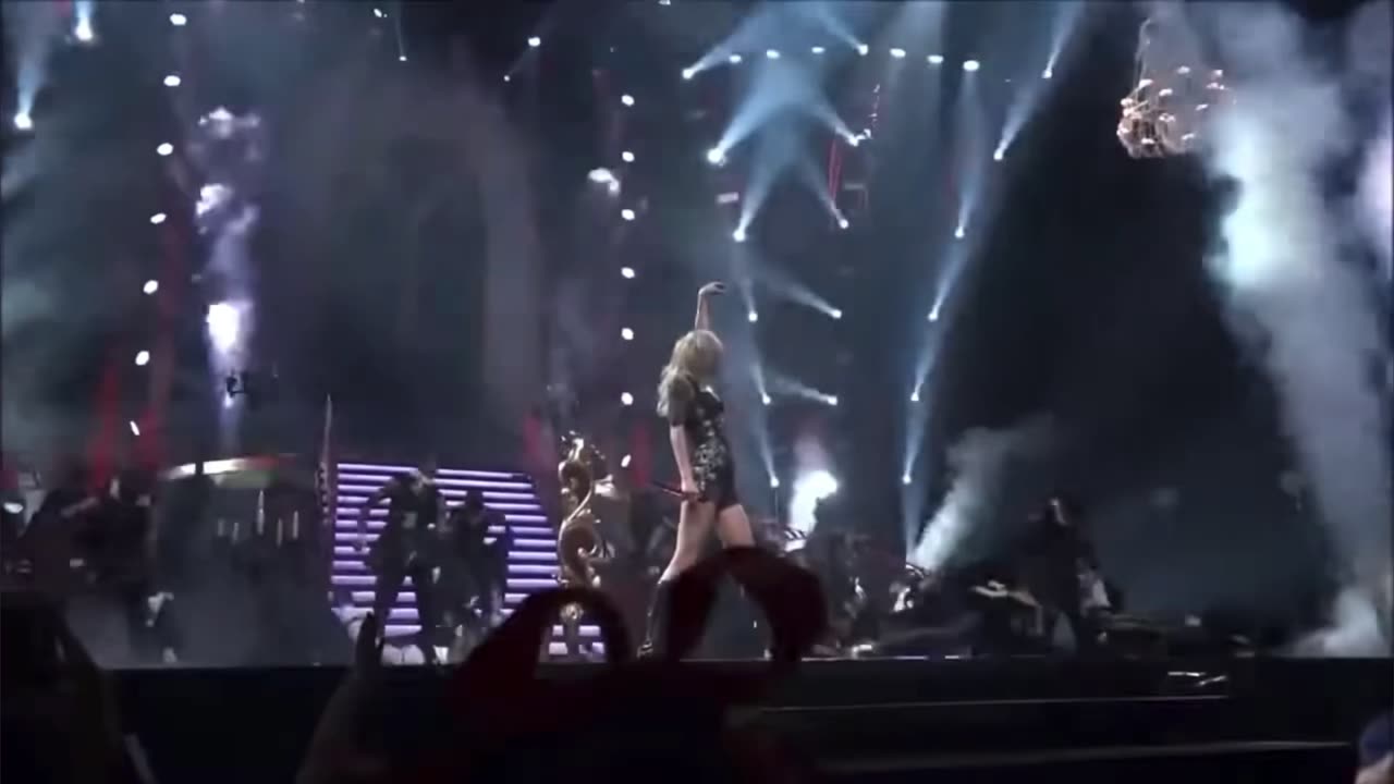 Taylor Swift - I knew you were Live from the red tour