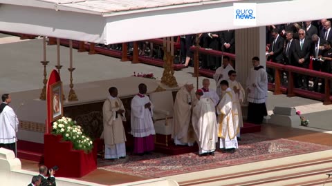 NOTIZIE DAL MONDO Il giorno dell'Intronizzazione di Papa Leone XIV del cattolicesimo romano pagano sovrano dello Stato idolatra della Città del Vaticano del 18/5/2025 presenti vari leader mondiali tra sovrani,capi di Stato e di governo di 150 Paesi
