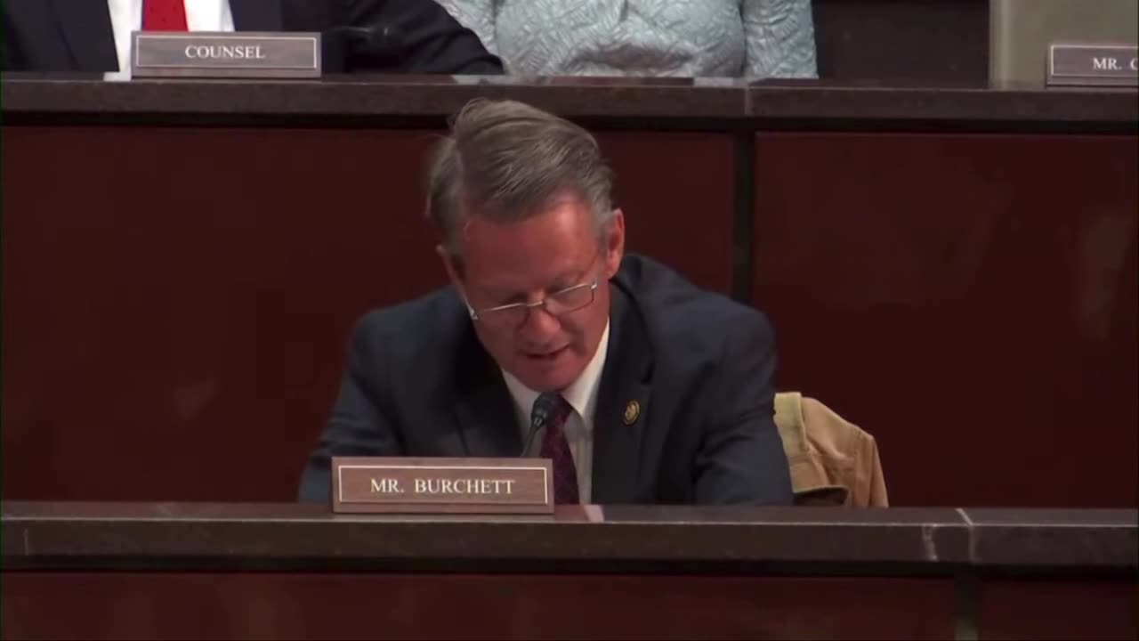 Tim Burchett floats federal funding for Steve Bannon, Newsmax and Fox News at PBS hearing