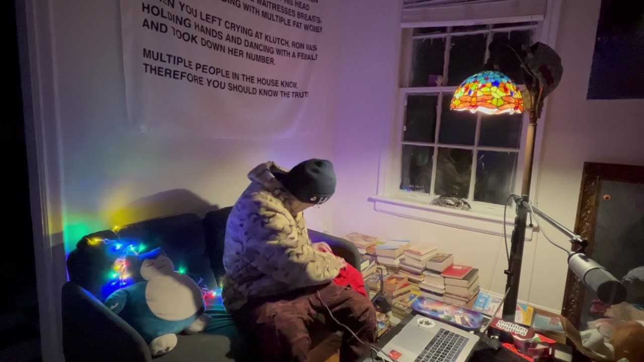 Ep. 808 "Headphone-Test" by Patrick Henry The Batman