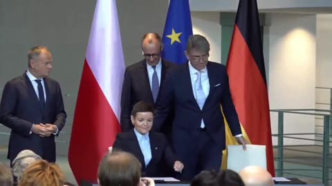 ‼️WYMOWNE‼️ Merz gardzi Tuskiem do tego stopnia, że nawet na niego nie patrzy. 🙄 🙆‍♂️🙆‍♂️🙆‍♂️