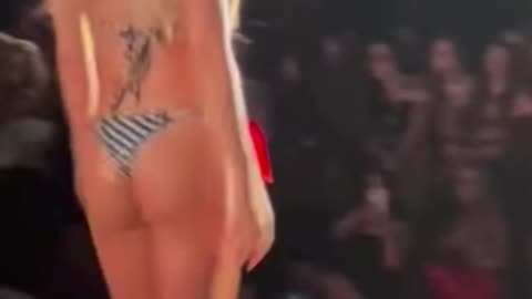 Livvy Dunne's Show-Stopping Split at SI Swimsuit Runway Show 2025