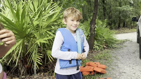 Megalodon Tooth Hunting on Peace River, Wauchula, Central Florida!Viva Las Floridas! 