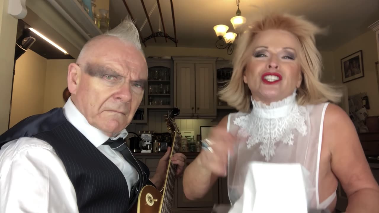 20220116 Toyah & Robert's Sunday Lunch - Teenage Kicks.. [Qw4ZQcnx80Y]