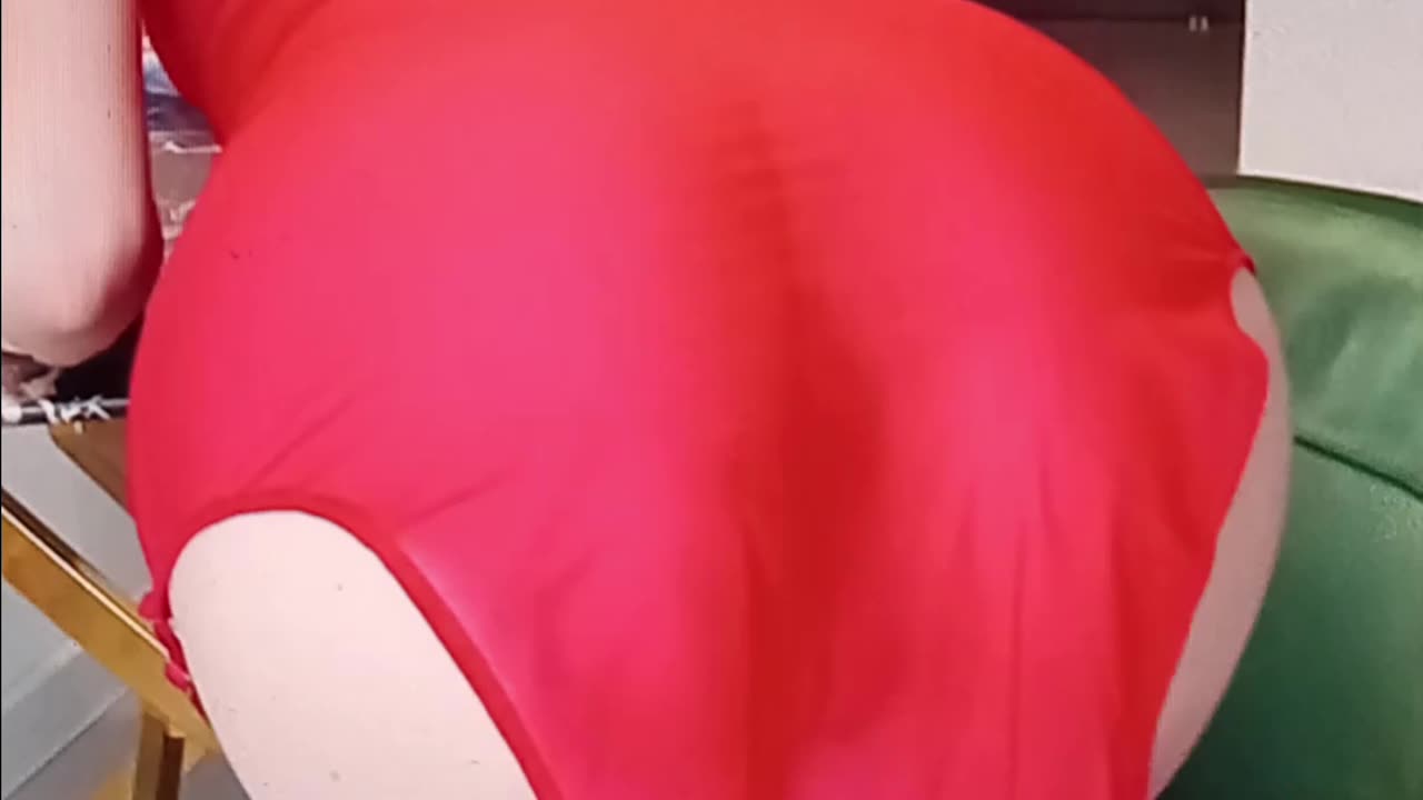 Johnny watching transparent cleaning