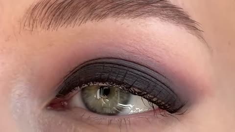 Black Smokey Eye Tutorial (3 Techniques) P7