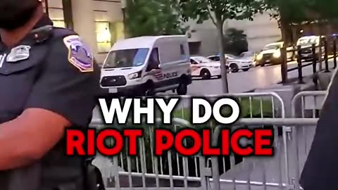 Cop Loses It After Hearing This Joke👮‍♂️