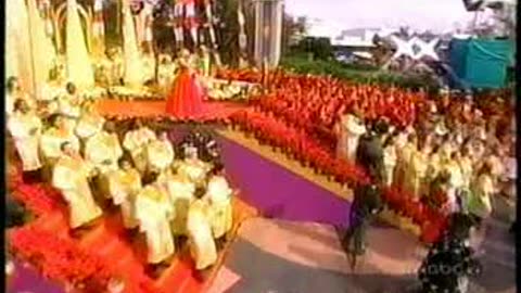 Mariah Carey - Joy To The World = Live At The Disney's Christmas Parade 2004