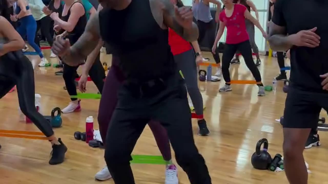 Fun & Fit: Line Dance Exercise with Resistance Bands 💃🏋️‍♂️