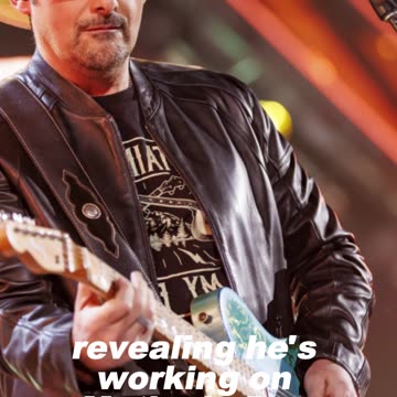 Brad Paisley Answers Son’s Call On Stage—Talks Mother's Day Decorations! - WorldEye