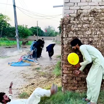 Baloon prank #viralshorts #trendingshorts #funnyshorts #rumbleshorts