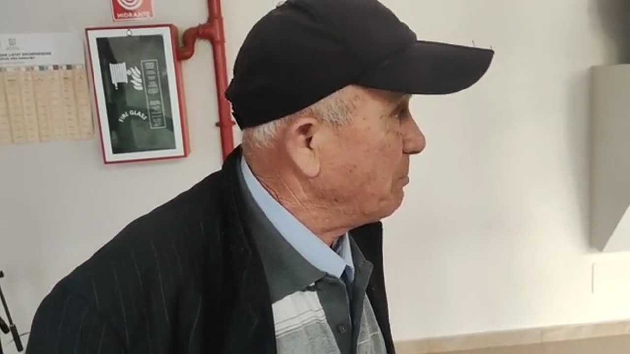 I moshuari has vështirësi në votim në Berat, por ia del të votojë