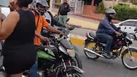 Video protesta y bloqueo en avenida Crisanto Luque