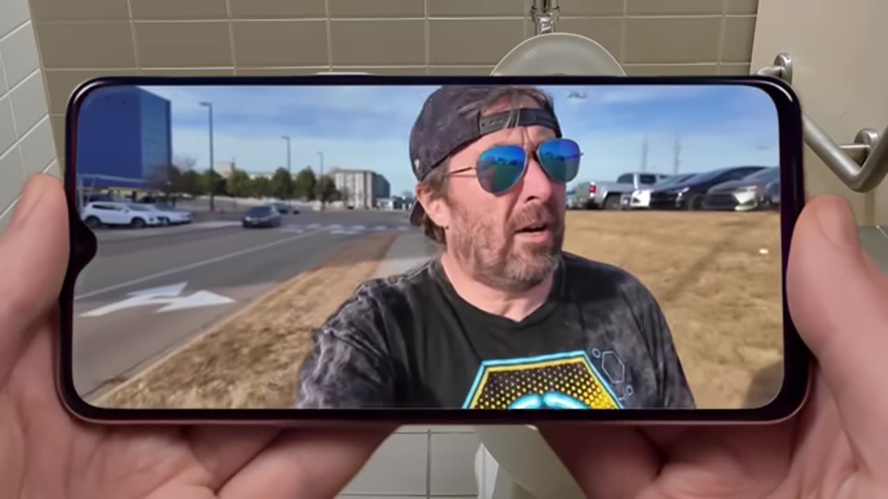 20241103.Adam_Woo_Takes_Off_To_North_Gets_Accosted_By_Mall_Security