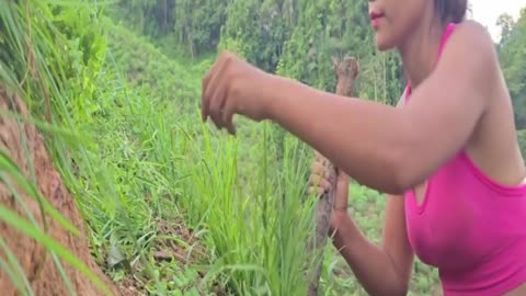 1 - 13 The girl built a safe shelter by herself during the big storm, with no water or food