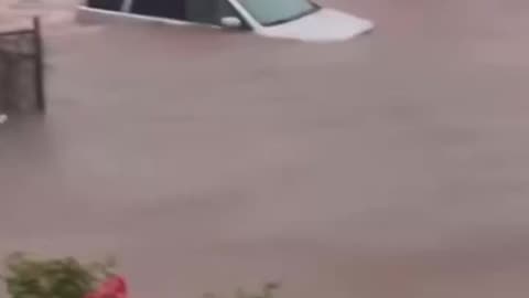 WATCH THE WATER MAKES MORE SENSE NOW.. FLOODING IN NEW JERSEY