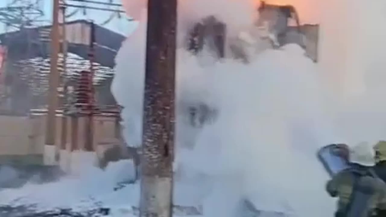 13 04 2025 🔥🤔 In Orenburg, an electrical substation exploded next to a CHP