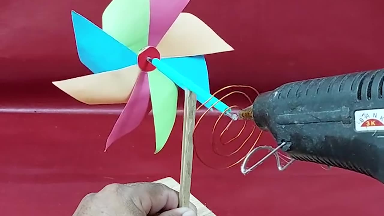 Magnetic Paper Fan Spins with Simple Copper Coil Trick!