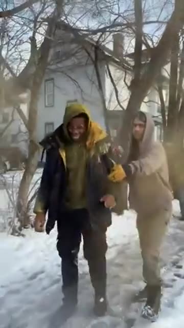 Anti-ICE protester reaches grabs a federal agent in Minneapolis then is clobbered w cayenne pepper