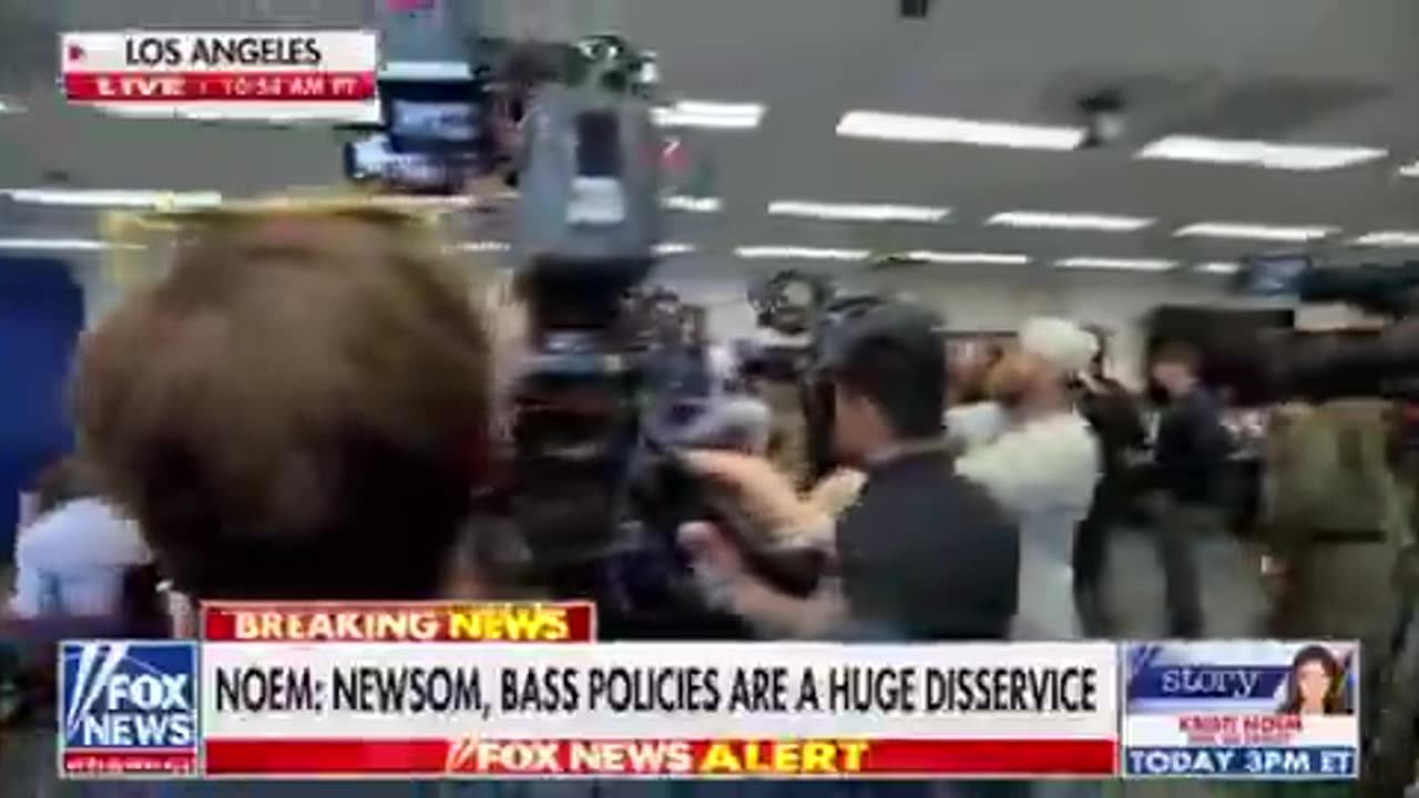 Senator Padilla disrupts Noem's press conference and gets escorted out