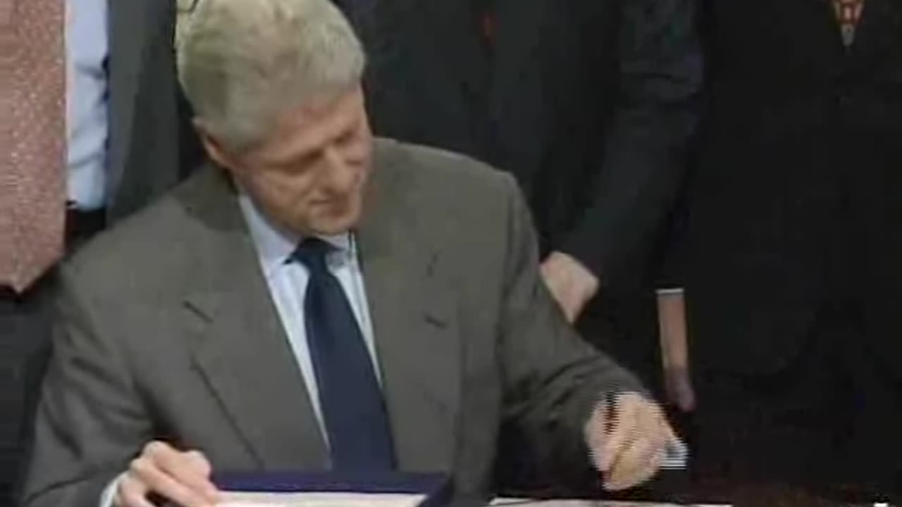 (1999) The Signing of the Financial Modernization Bill