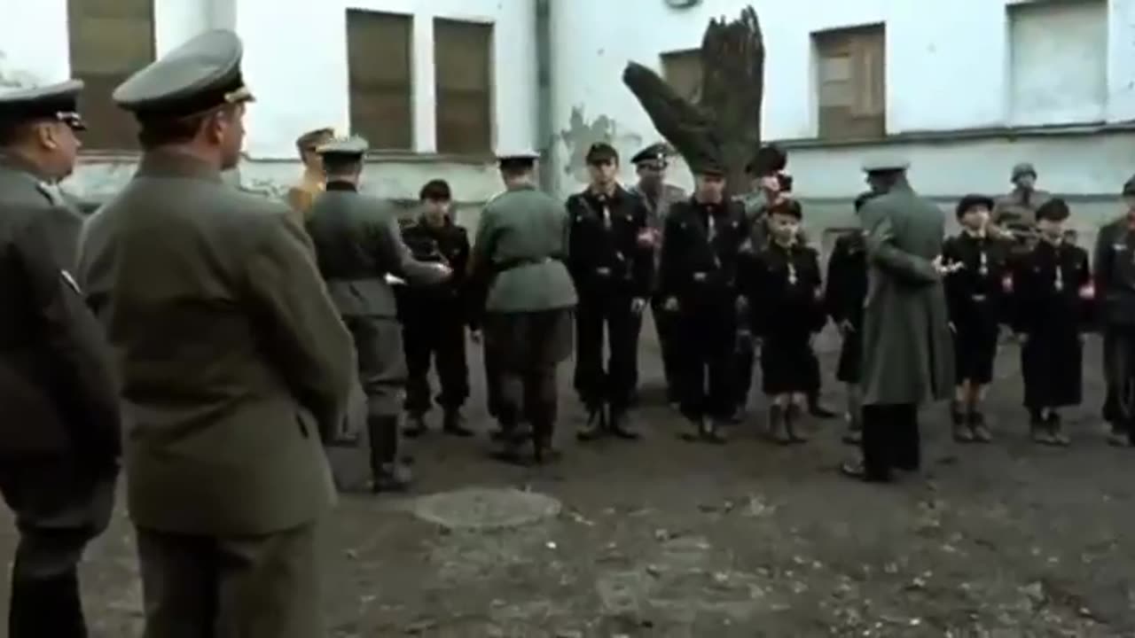 Hitlers Final Time Outside - A Real Leader vs USA Free Masonic Faggots like Washington