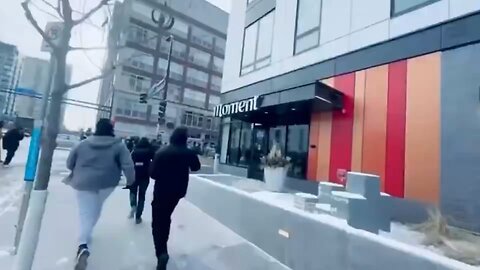 👮‍♂️ 🇺🇸 Anti-ICE protesters have formed groups to hunt down