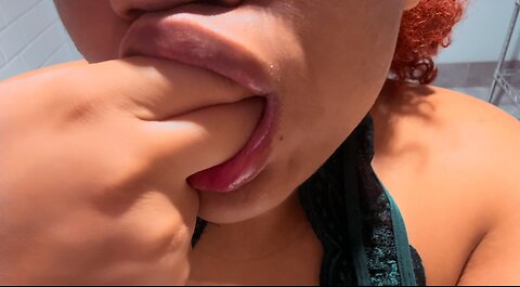 Messy Spit painting and Finger sucking Asmr💦