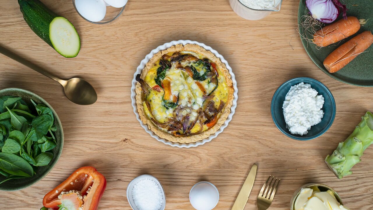 Using up what’s left in the fridge to prepare a tasty pie I ZERO FOOD WASTE RECIPE