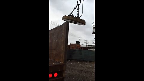 PENASARAN DIMANA DI BUANG NYA BESI YANG SUDAH TAK TERPAKAI???