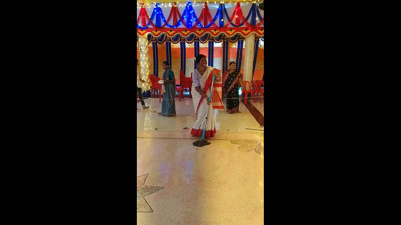 ঢাকের তালে