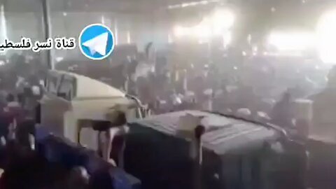 Gazans Stormed the Al-Ghafari Warehouse