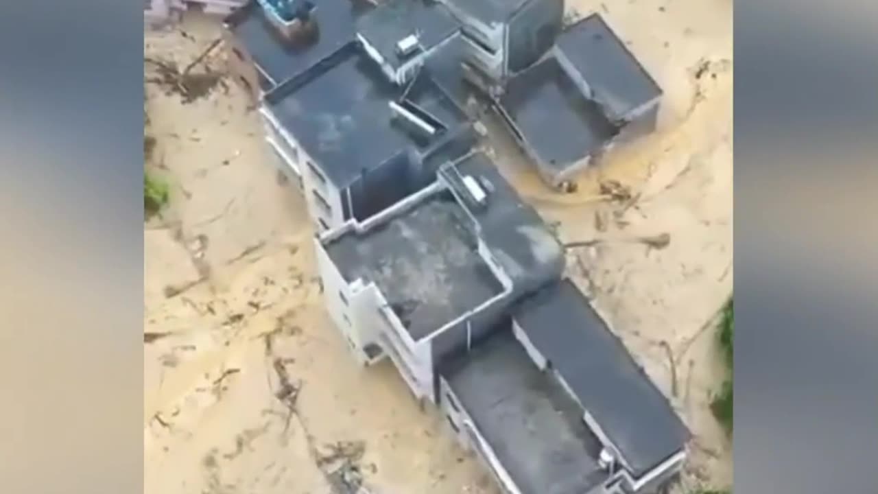 EXTRÉMNÍ ZÁPLAVY V ČÍNĚ 17.6.2025