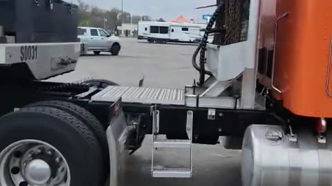 NOTHING GOES ACCORDING TO PLAN #ourtruckinglife #reallifetruckers #truckdrivers #atruckerslife