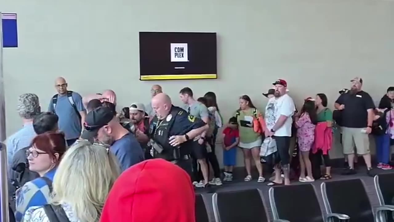 Full On Dindu Chimpout At Airport Requires Police And Security