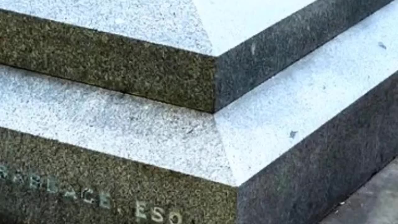 FAMOUS GRAVES - VOL. 428: CHARLES BABBAGE