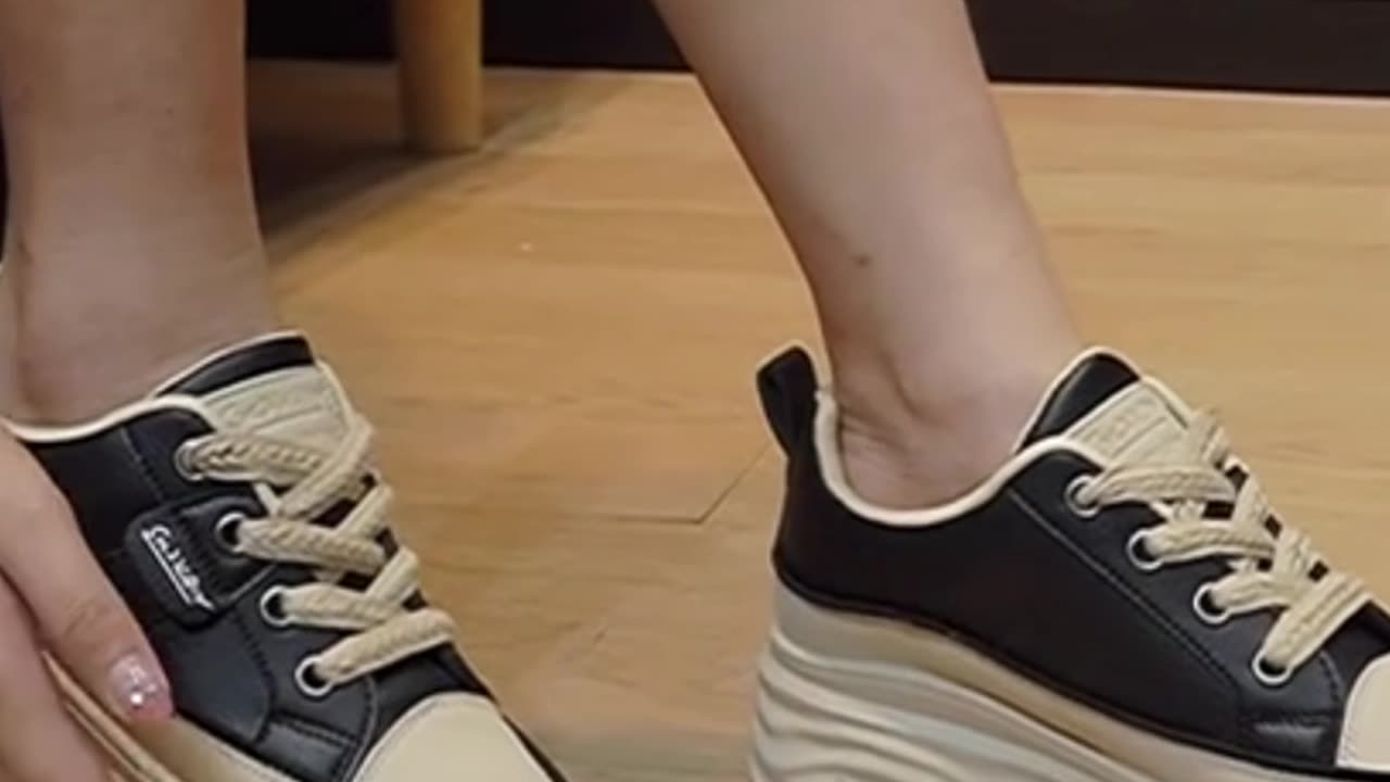 Women's Casual Shoes