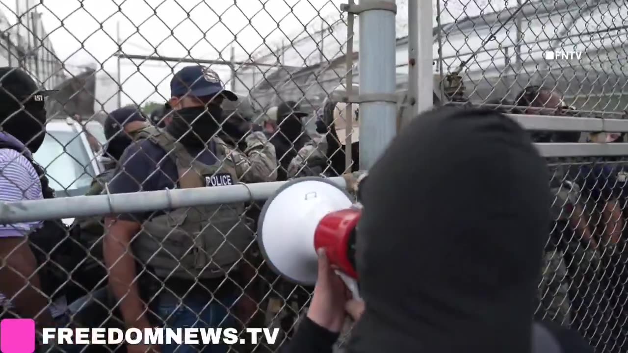 🚨 BREAKING_ Anti-ICE rioters just got handled