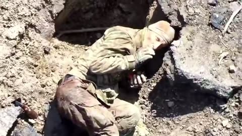 💣🚬 Ukraine Russia War | Russian Soldier Dodges Drone Grenades with Last Smoke | RCF